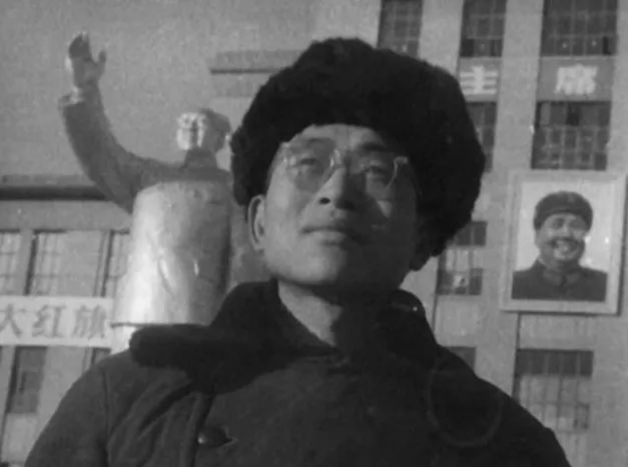 1966年，司徒兆光從蘇聯(lián)歸國，為北京工業(yè)學(xué)院創(chuàng)作毛主席雕像.jpg