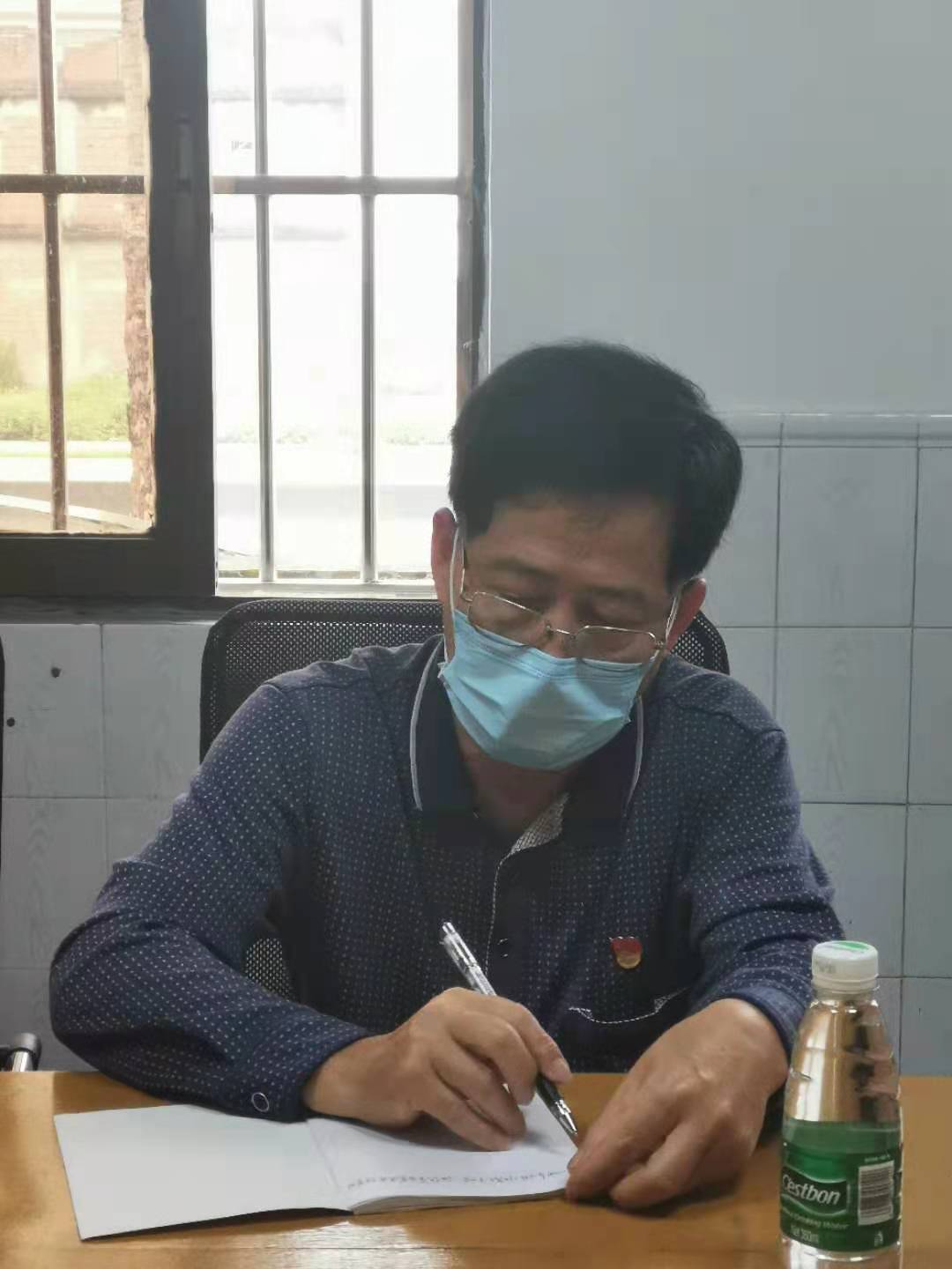 鎮(zhèn)人大代表周添濃提出建議意見(jiàn).jpg