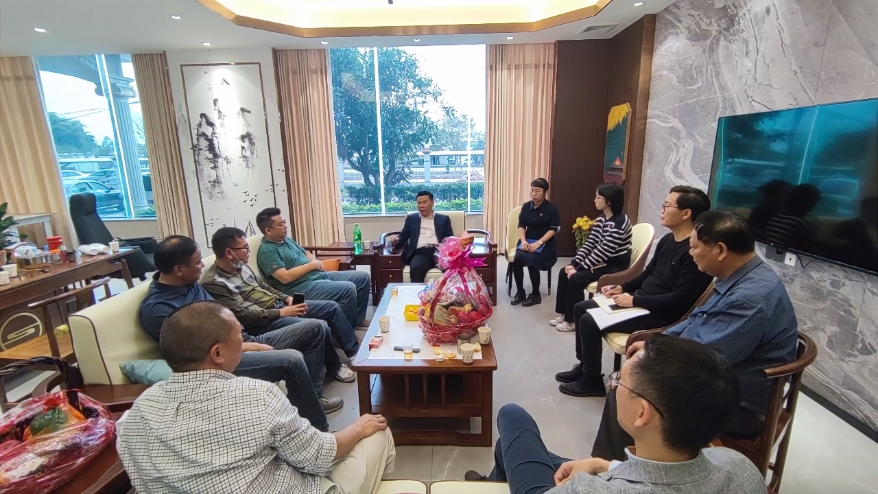 4聯(lián)合龍勝商會與轄區(qū)腳輪、汽配代表企業(yè)開展行業(yè)座談會，交流行業(yè)發(fā)展趨勢和產(chǎn)業(yè)發(fā)展升級思路.jpg