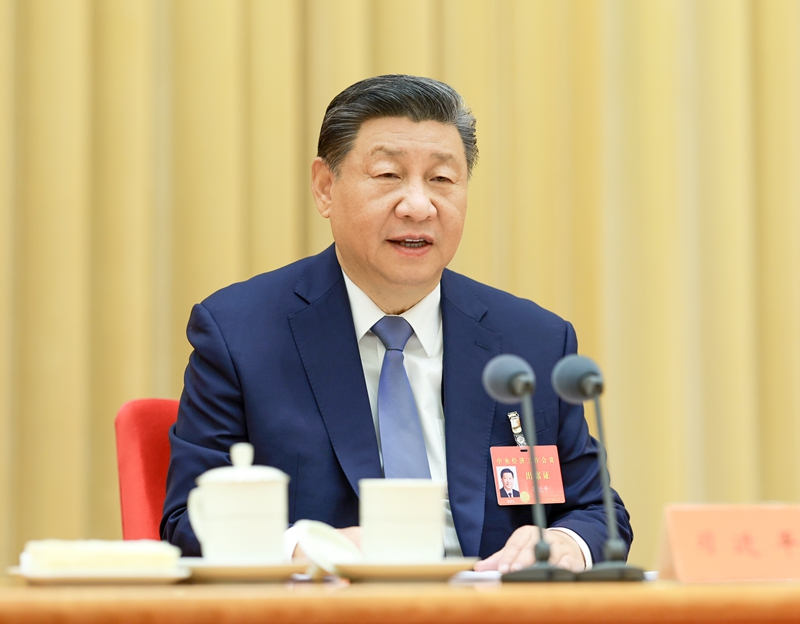 ??12月11日至12日，中央經(jīng)濟(jì)工作會議在北京舉行。中共中央總書記、國家主席、中央軍委主席習(xí)近平出席會議并發(fā)表重要講話。