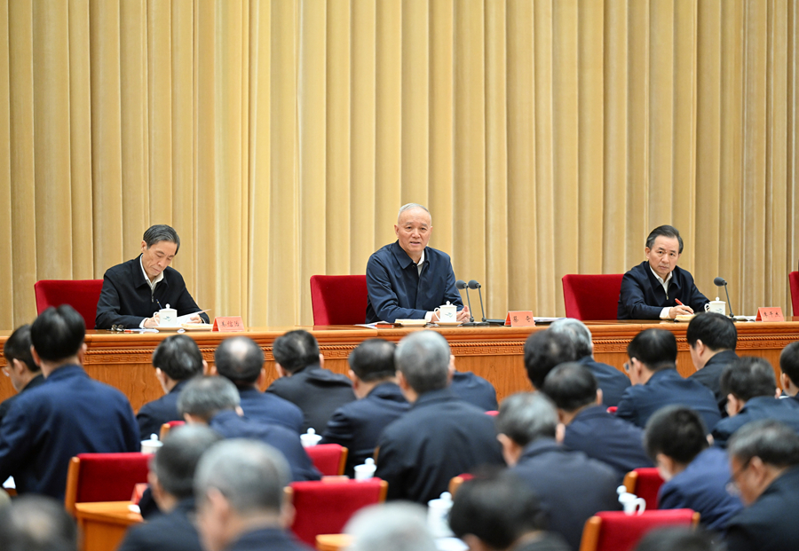 1月17日，全國(guó)組織部長(zhǎng)會(huì)議在北京召開(kāi)。中共中央政治局常委、中央書(shū)記處書(shū)記蔡奇出席會(huì)議并講話(huà)。